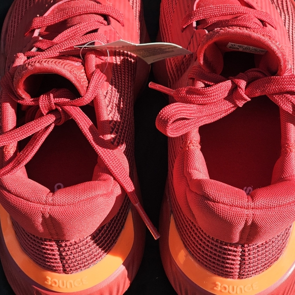 Adidas Pro Bounce 2019 Low Top Red Basketball Shoe EF0471 Mens Size 11 New - Picture 2 of 5